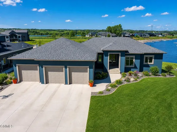 6130 Carefree Cir, Bismarck, ND 58503