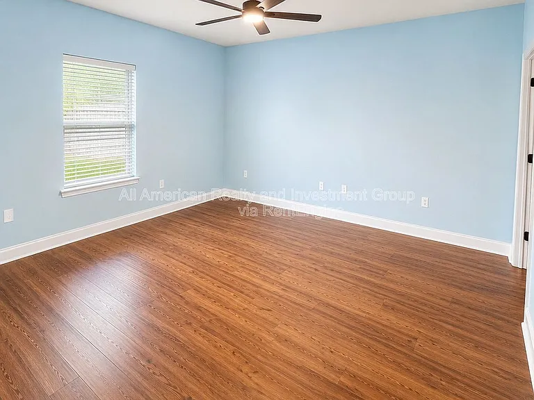 598 Emerald Ln — Photo 18