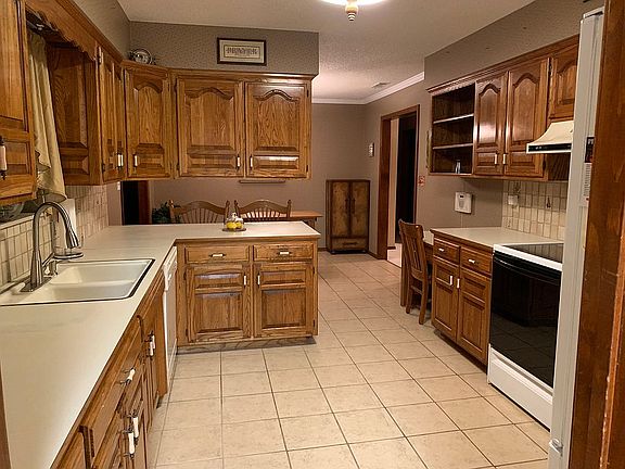 Kitchen/dining