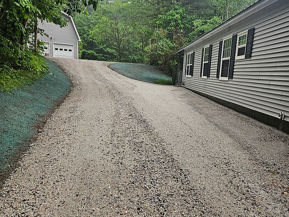2nd image of 16 Jackson Ln