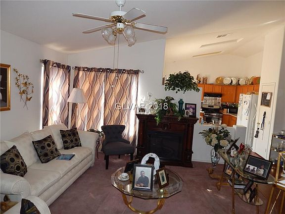 3rd image of 937 Adobe Flat Dr