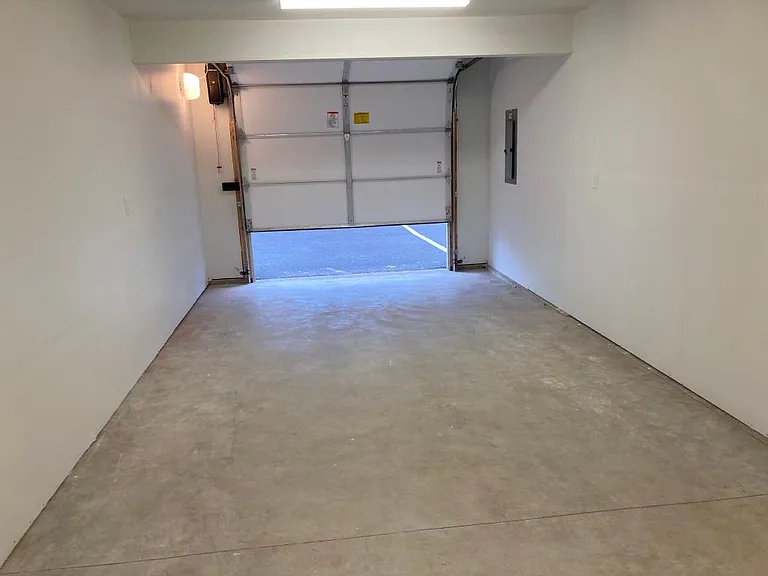 Single car garage