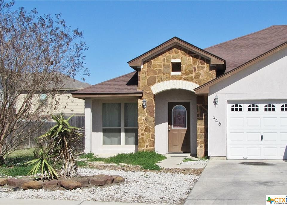 1st image of 946 Brown Rock Dr