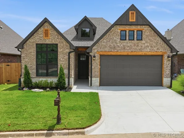 1563 S Hickory Cir, Broken Arrow, OK 74012