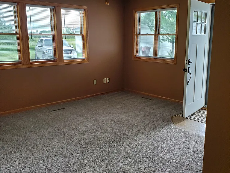 2528 Plum St — Photo 15