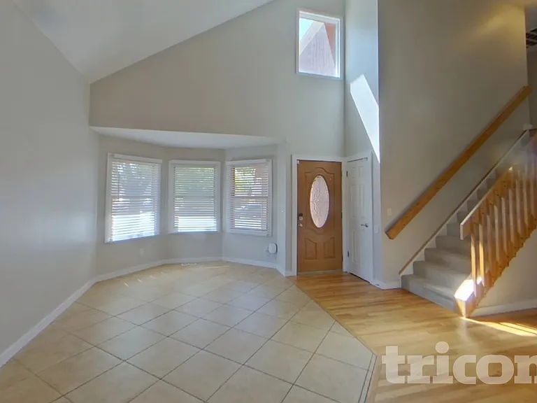 106 N 49th Avenue Ct — Photo 2