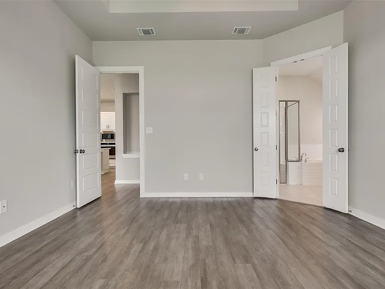 4318 Frankfurt Ln — Photo 17