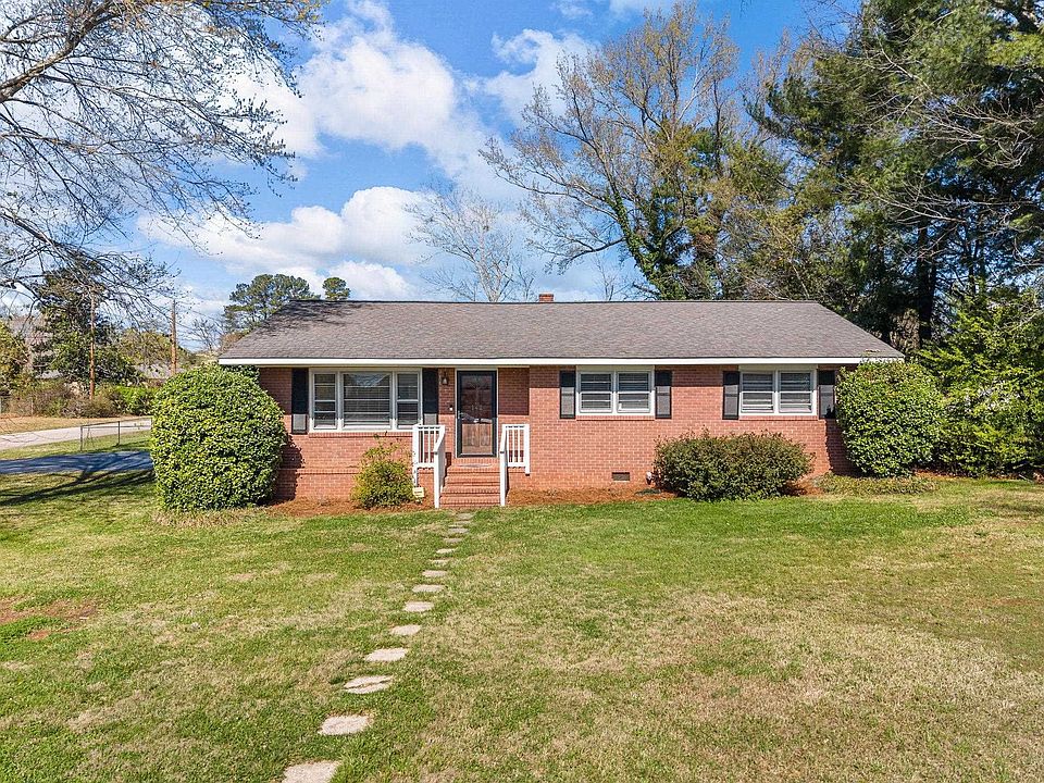 1st image of 142 Woodhaven Dr