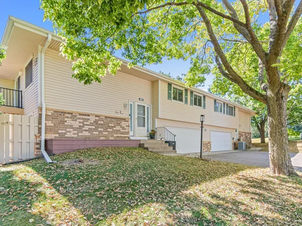 3693 Denmark Ave, Eagan, MN 55123