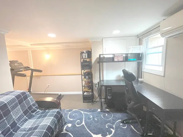 2963 Voorhies Avenue image 48 of 53