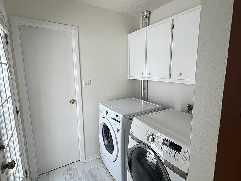8036 Wallingwood Dr — Photo 6