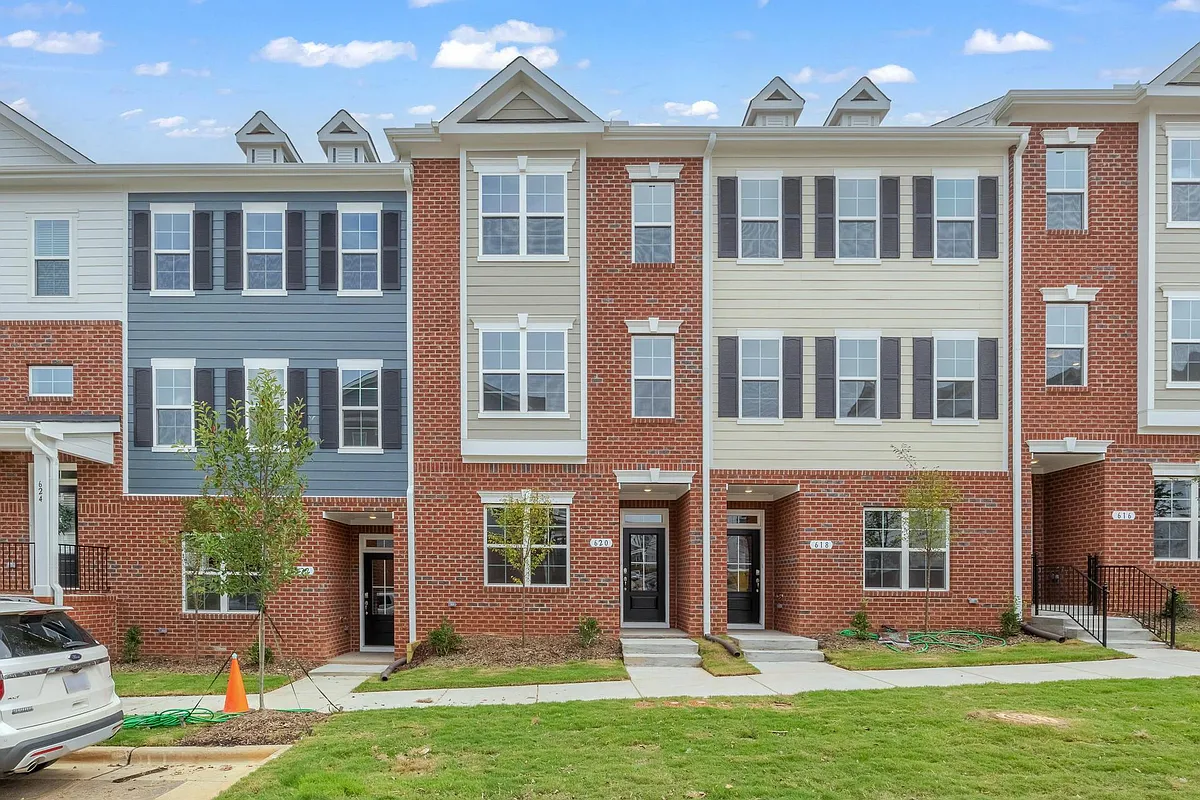 Building Photo - 620 Gateway Crossing Ln