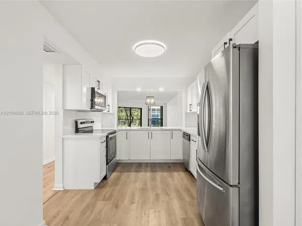 7547 Fairfax Dr #210, Fort Lauderdale, FL 33321