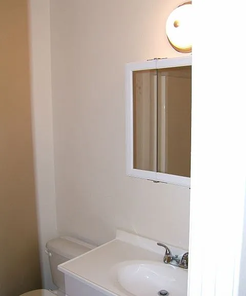 1002 N Hemlock St — Photo 80
