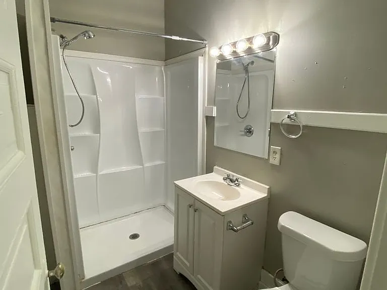 402 S Main St — Photo 9