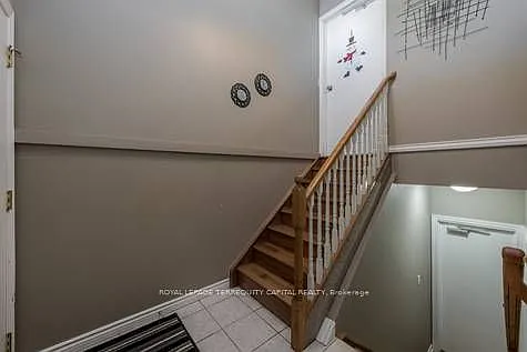 39 Monique Cres #LOWER — Photo 2