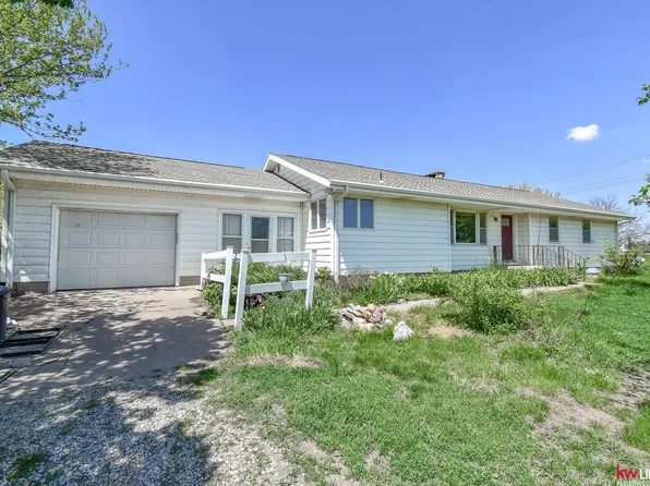 527 210th Rd, Milford, NE 68405