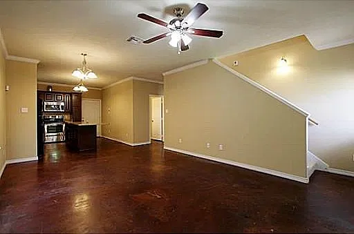 4 bed, 2050 sqft, $2,595 — Photo 3