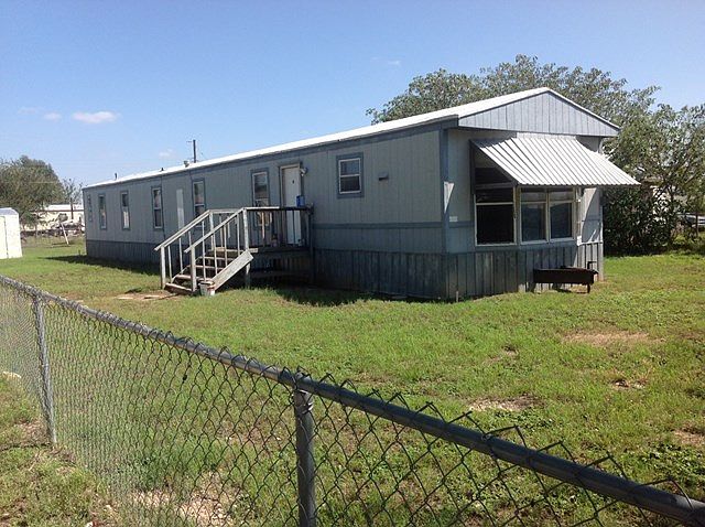 1st image of 844 N Avenue F