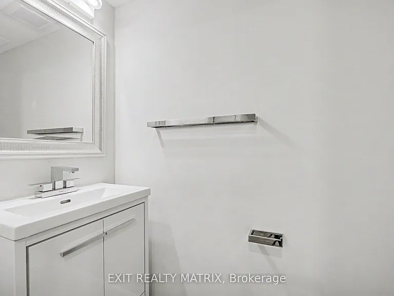 1468 Heatherington Rd #B — Photo 14