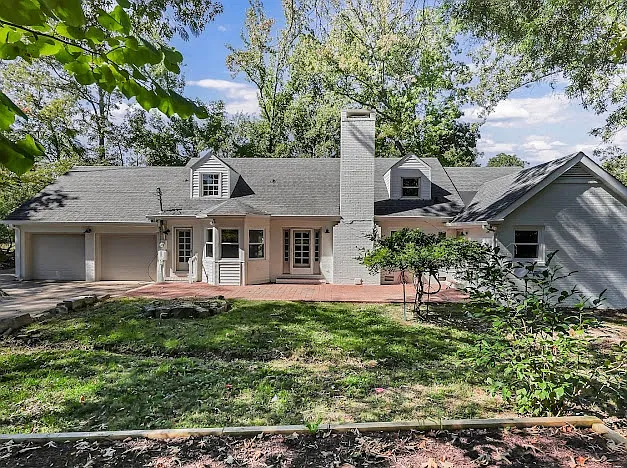 111 Lois Ln — Photo 19