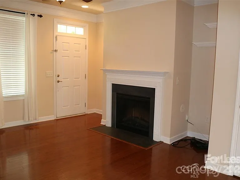 9806 Longstone Ln — Photo 4