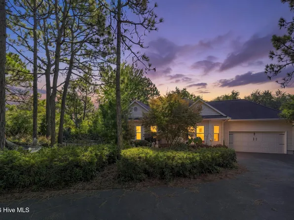 4149 Carlyle Place SE, Southport, NC 28461