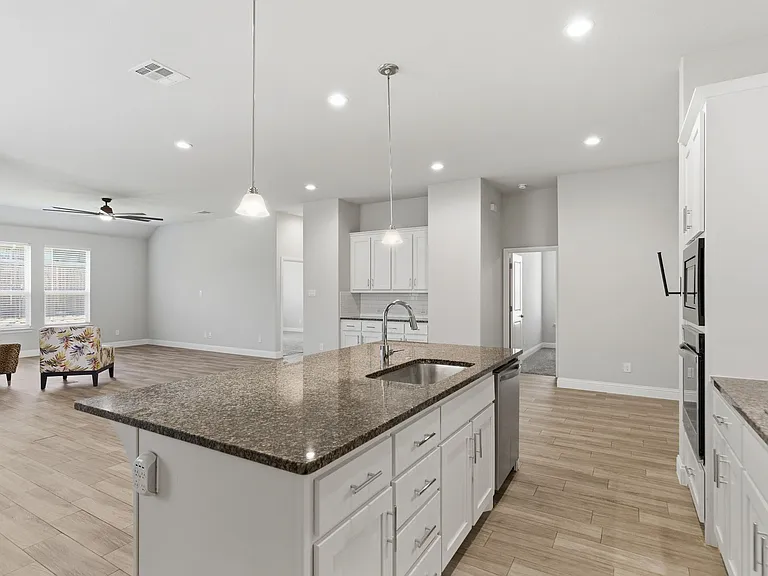 1017 Almond St — Photo 7