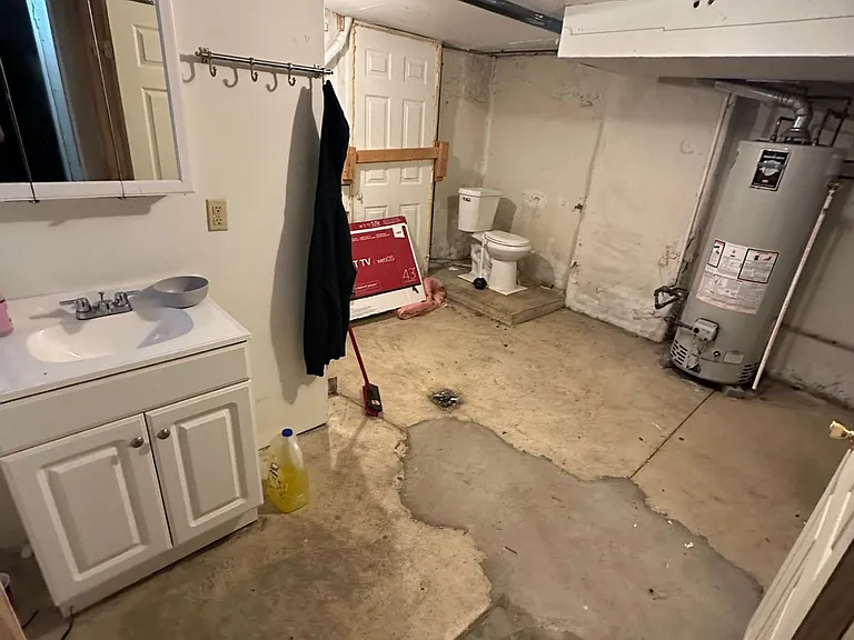 2345 Victor St — Photo 17