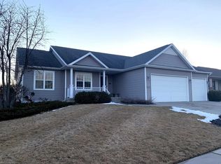 529 Vista Cir, Columbus, WI 53925
