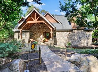 200 Weaver Creek Trl, Pickens, SC 29671