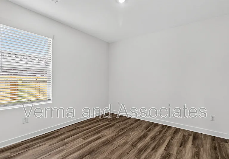 4771 W Folsom St — Photo 30