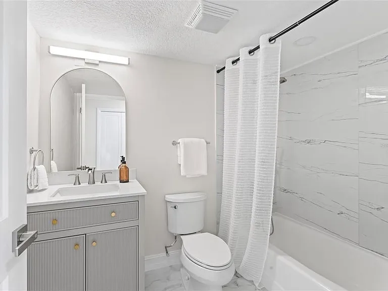 4520 Pine Hollow Dr — Photo 19