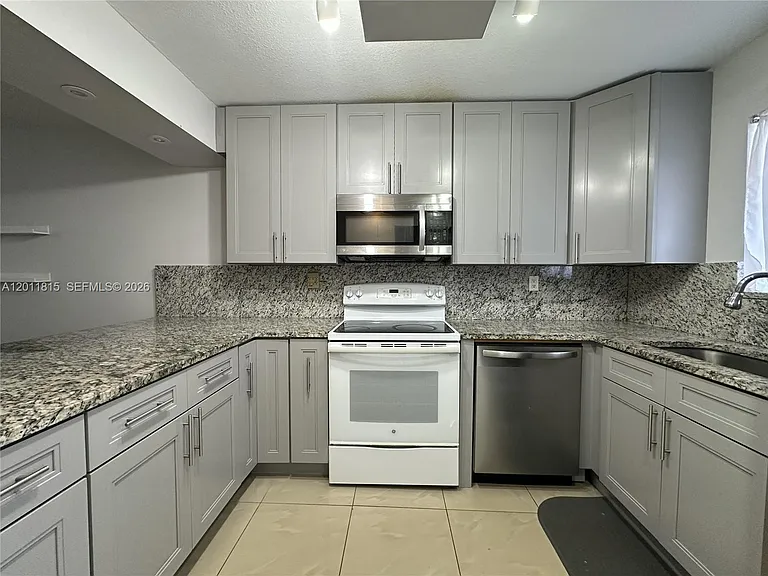 9370 SW 8th St #107 — Photo 10