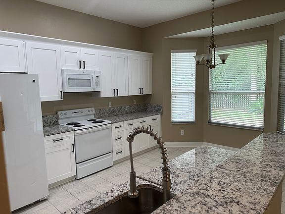 4th image of 4378 Hanover Park Dr