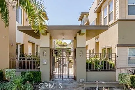 441 N Los Robles Ave #16