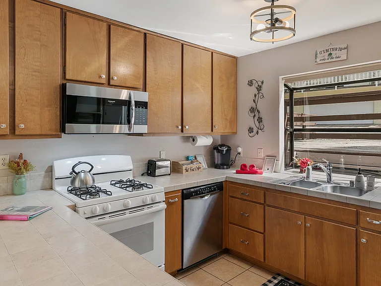 26412 Lake Forest Dr — Photo 5