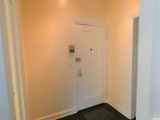 Rented by Karten Real Estate Services LLC | media 21