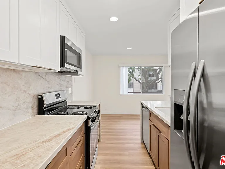 1831 Prosser Ave #208 — Photo 6