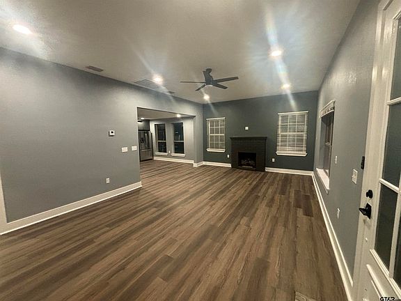 2nd image of 536 N Nacogdoches St