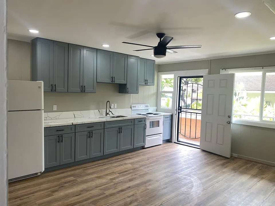 1876 Kapiolani Blvd
