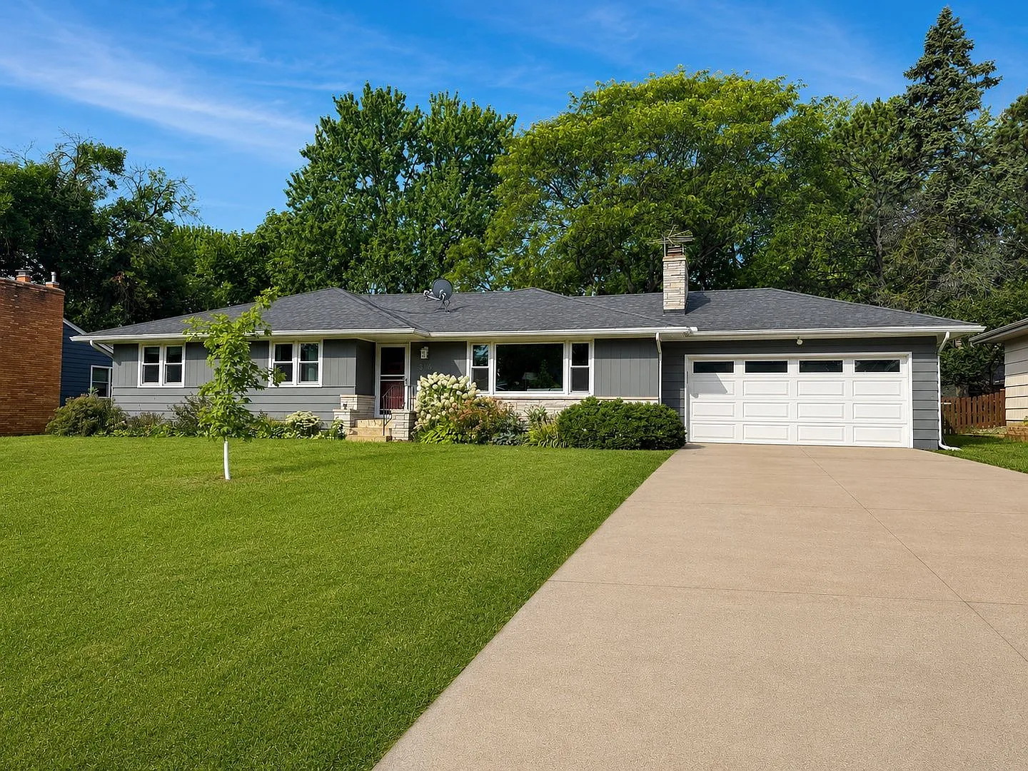 4 bed, 2.0 bath, $3,595 — Photo 2