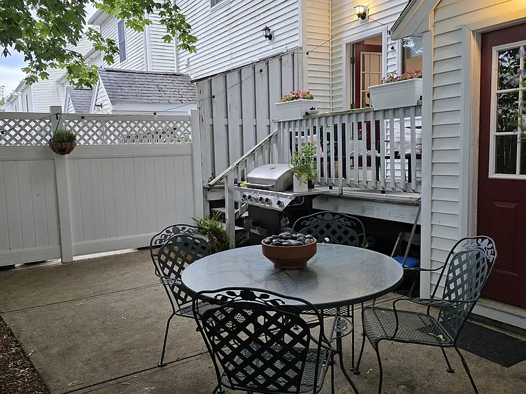955 Pleasant St #4 — Photo 16