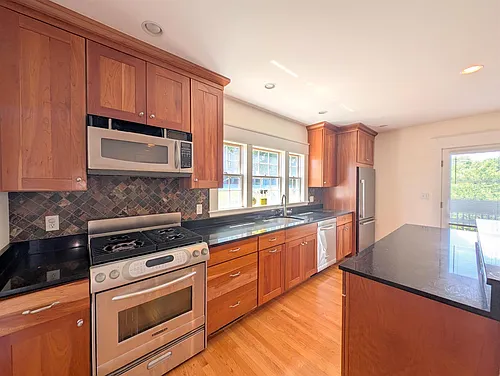 91 Burget Ave Photo 1