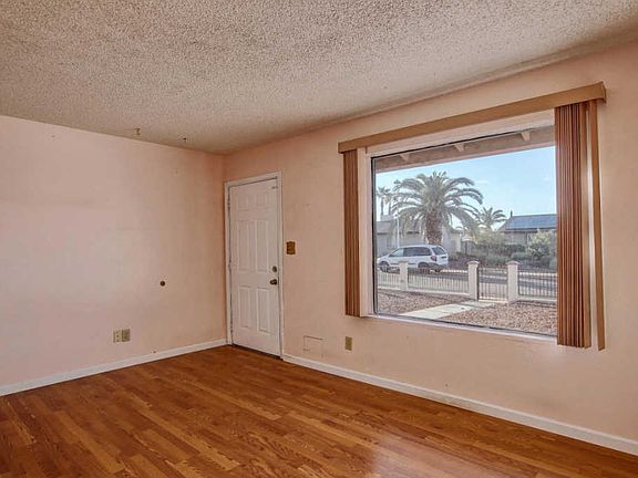 3rd image of 908 W Villa Theresa Dr