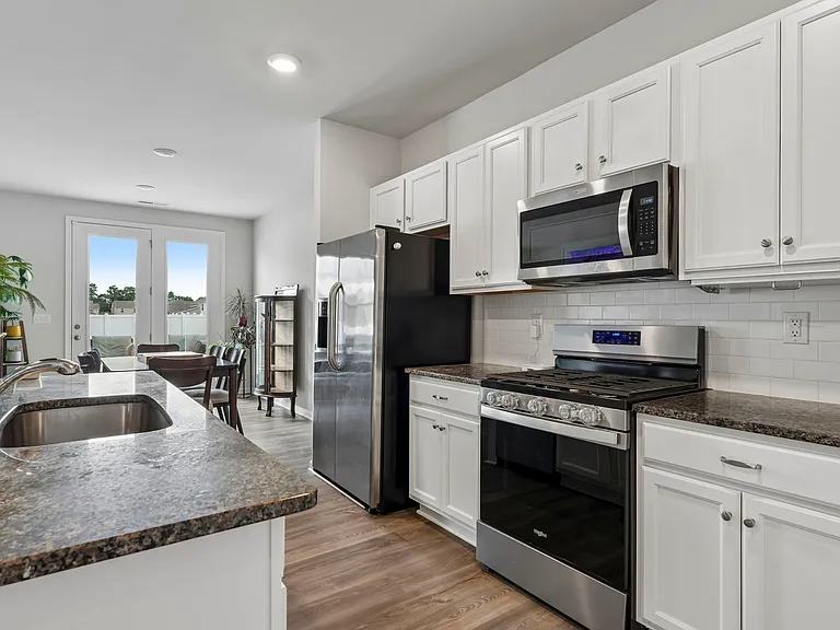 8007 Foxcroft Dr — Photo 9