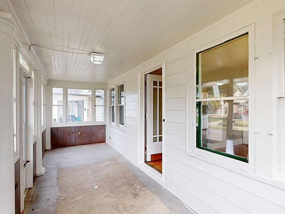 4th image of 4118 Parrakeet Ave