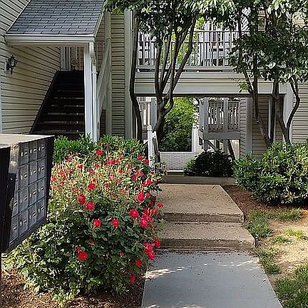 2nd image of 2921 S Woodley St #1