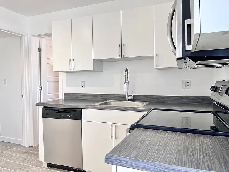4140 N 10th St #5 — Photo 5