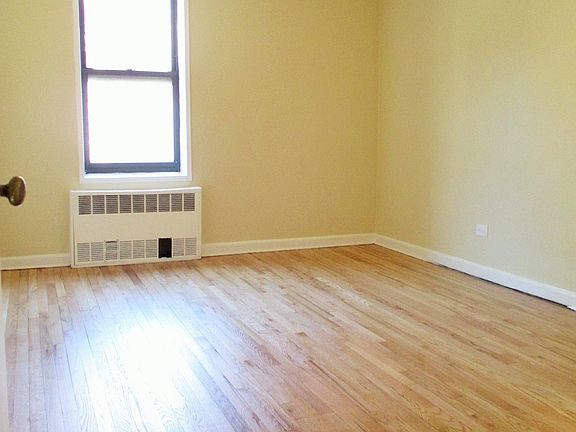 4th image of 33-07 91st St #4